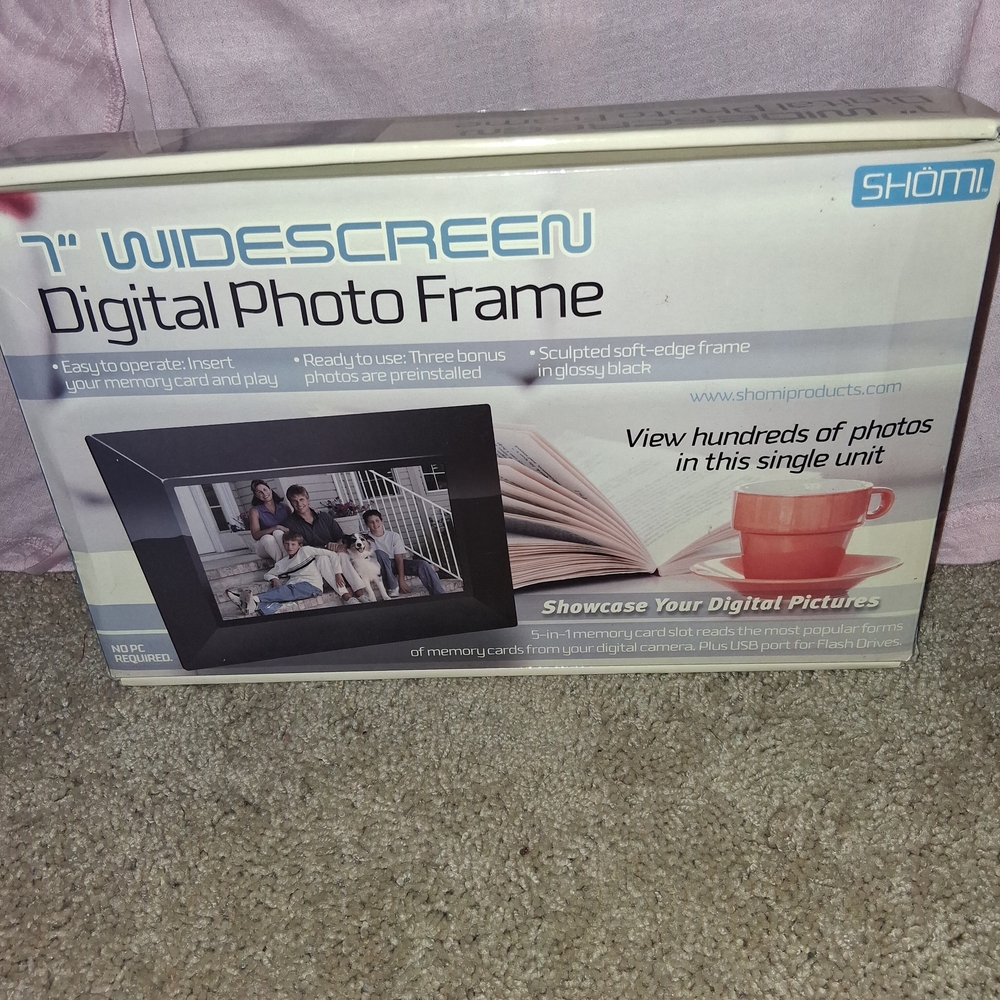 Shomi 7" Widescreen Digital Photo Frame - Black